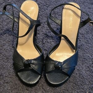 Shoe Dazzle Elegant Black Sandals